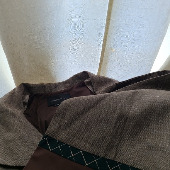 BCBG...BEAUTIFUL LONG COAT - Picture 6 of 7